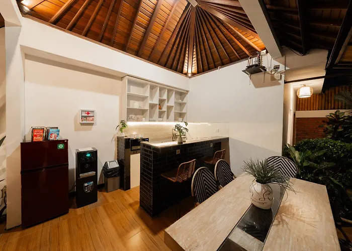 Stylish Tropical Barroso Shortcut 4* Canggu (Bali)